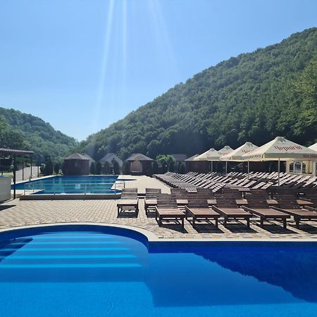 Mishyn-City Hotel Dobrivljani Kültér fotó