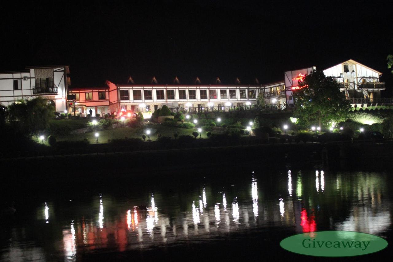 Mishyn-City Hotel Dobrivljani Kültér fotó