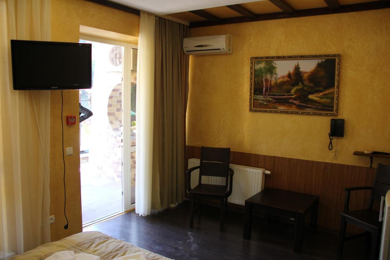 Mishyn-City Hotel Dobrivljani Kültér fotó