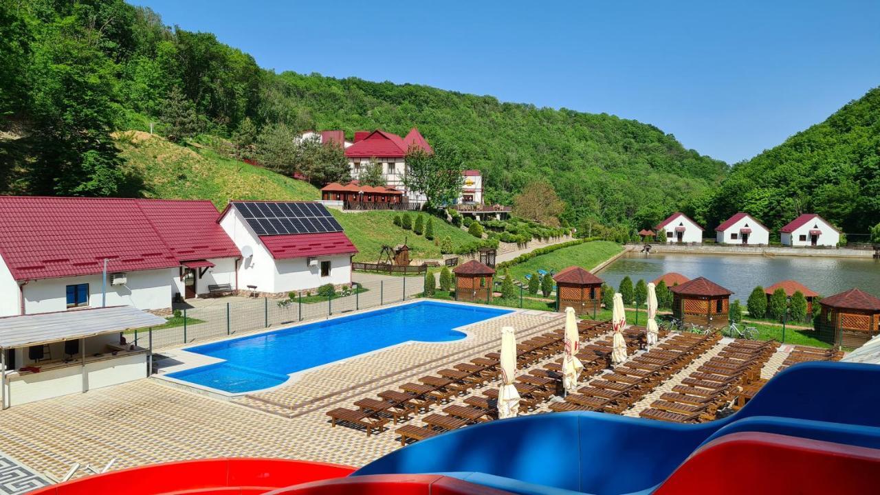 Mishyn-City Hotel Dobrivljani Kültér fotó