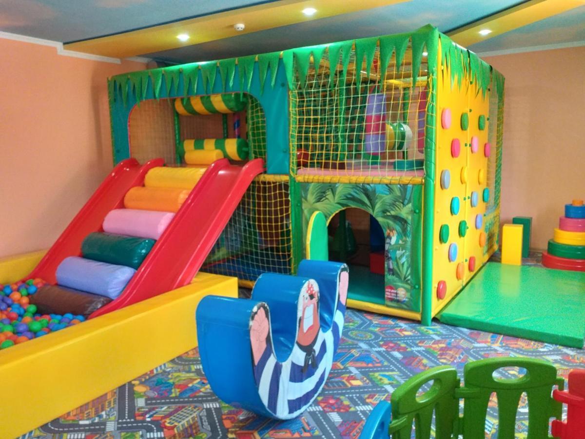 Mishyn-City Hotel Dobrivljani Kültér fotó
