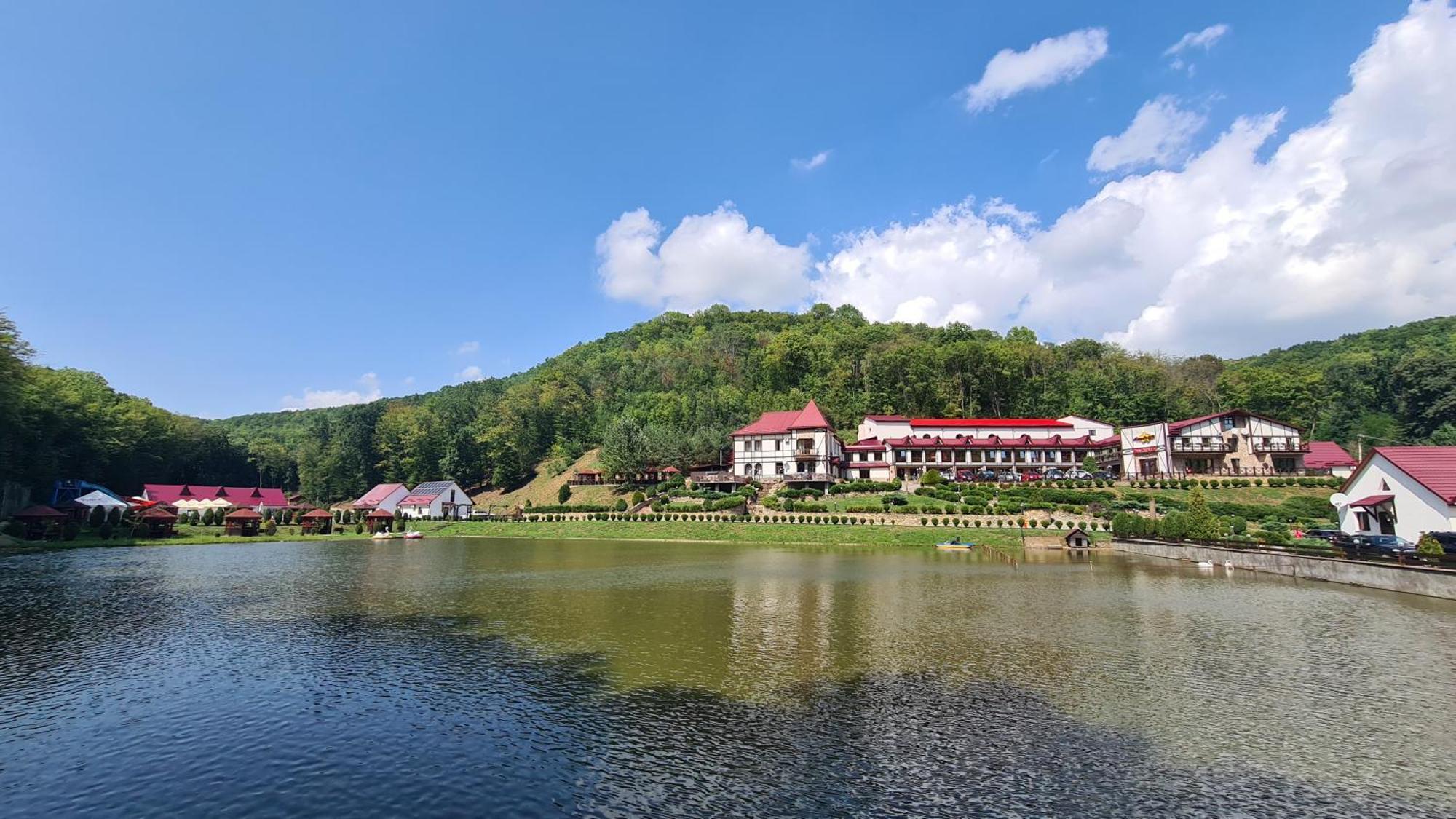 Mishyn-City Hotel Dobrivljani Kültér fotó